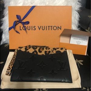 Louis Vuitton Melanie MM Pouchette Rare